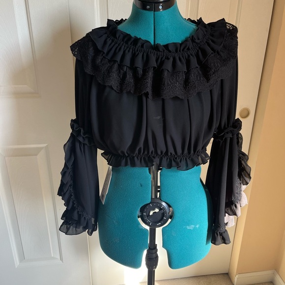 Black Chiffon Cropped Blouse - Picture 2 of 7